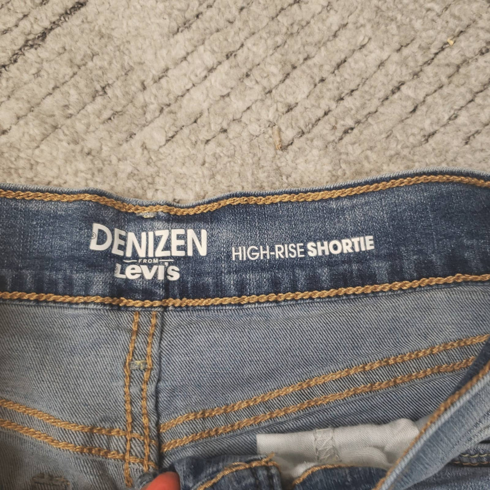 Denizen High Rise Shortie Jeans shorts size 3 - Picture 2 of 4